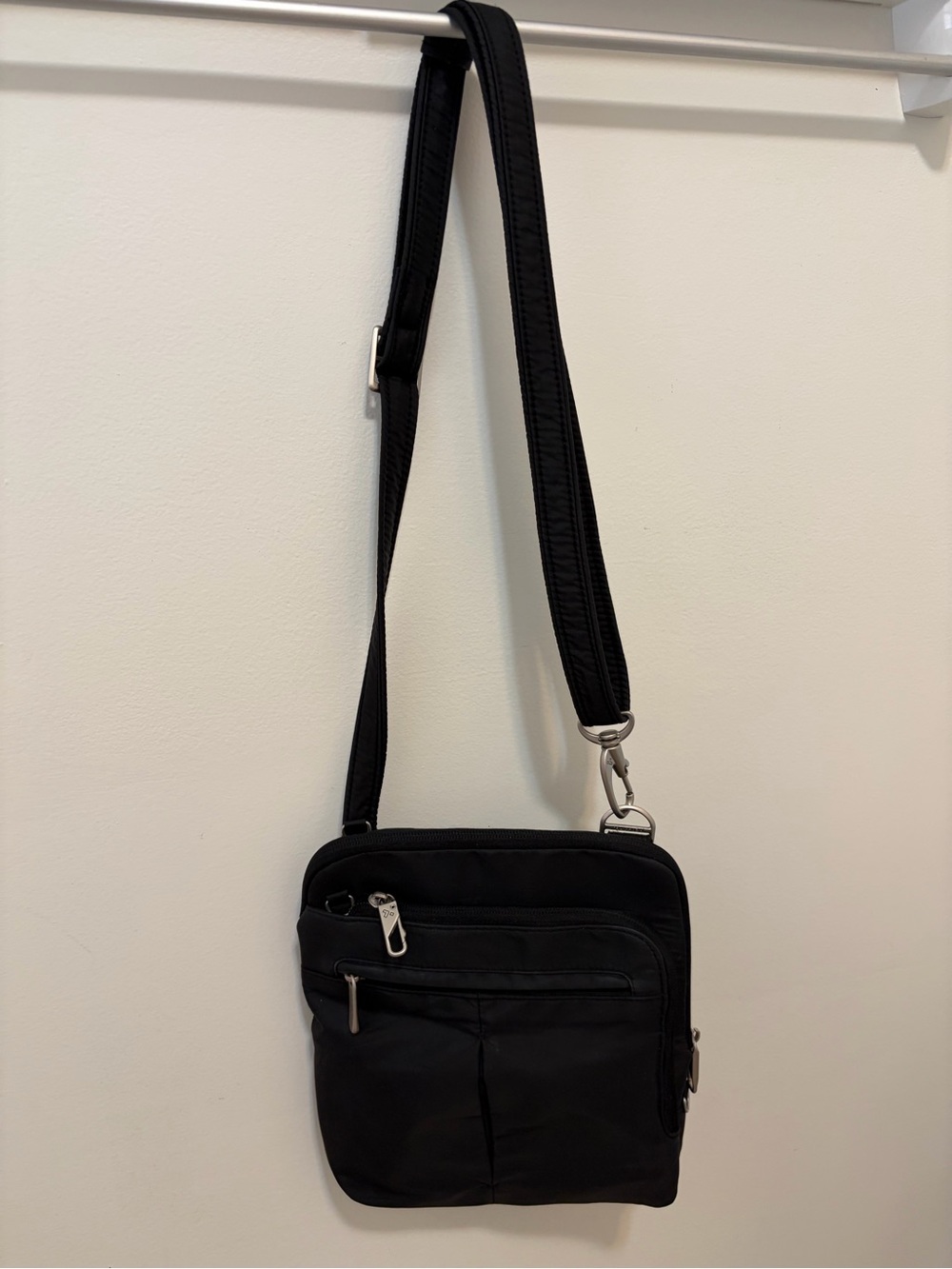 Travelon RFID Anti-Theft Slim Crossbody Travel Bag Purse Organization Black - Picture 10 of 16